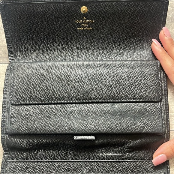 LOUIS VUITTON Black Epi Leather Porte Tresor Wallet - Picture 4 of 12